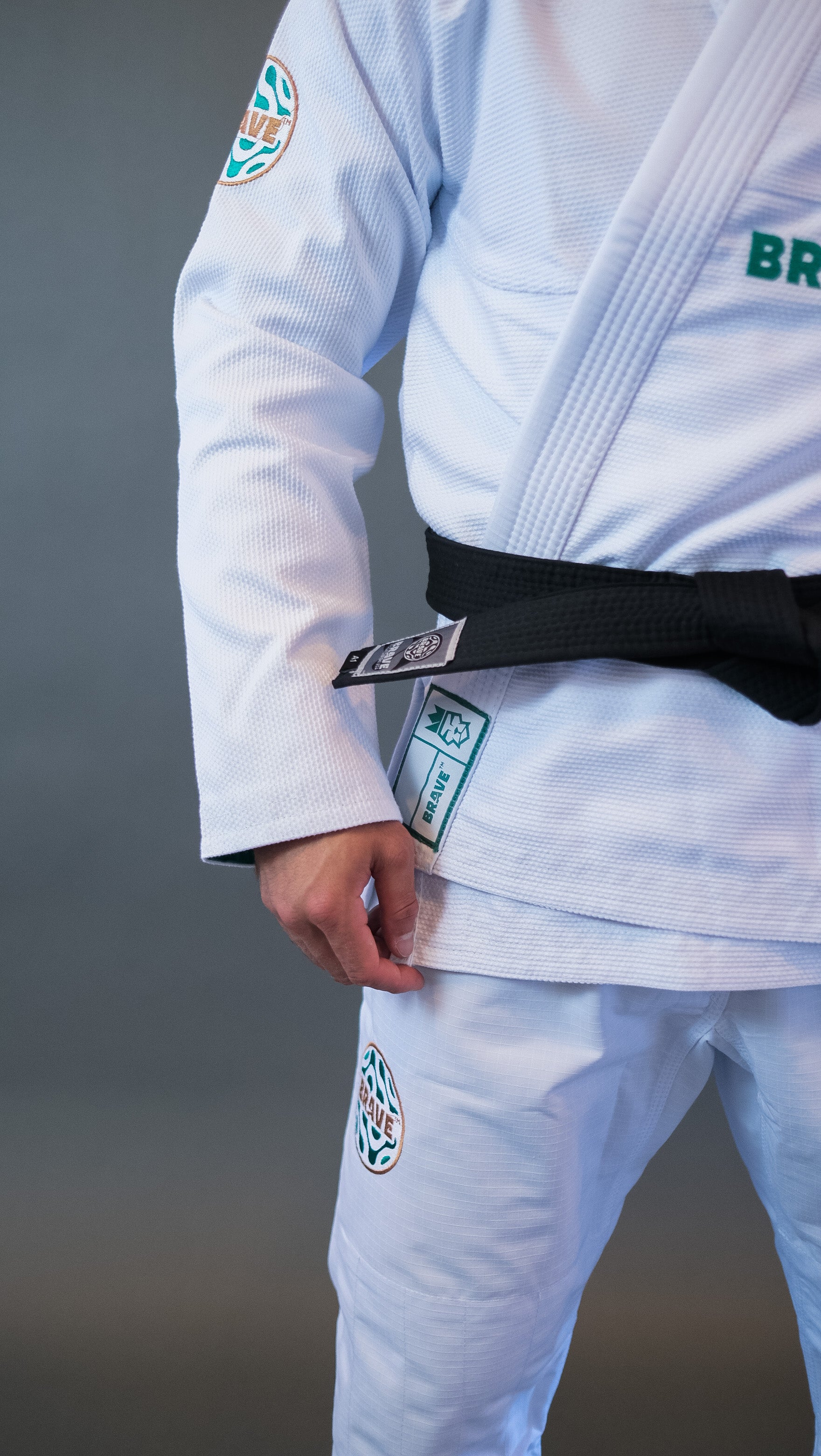 Brave Be Water Gi – White